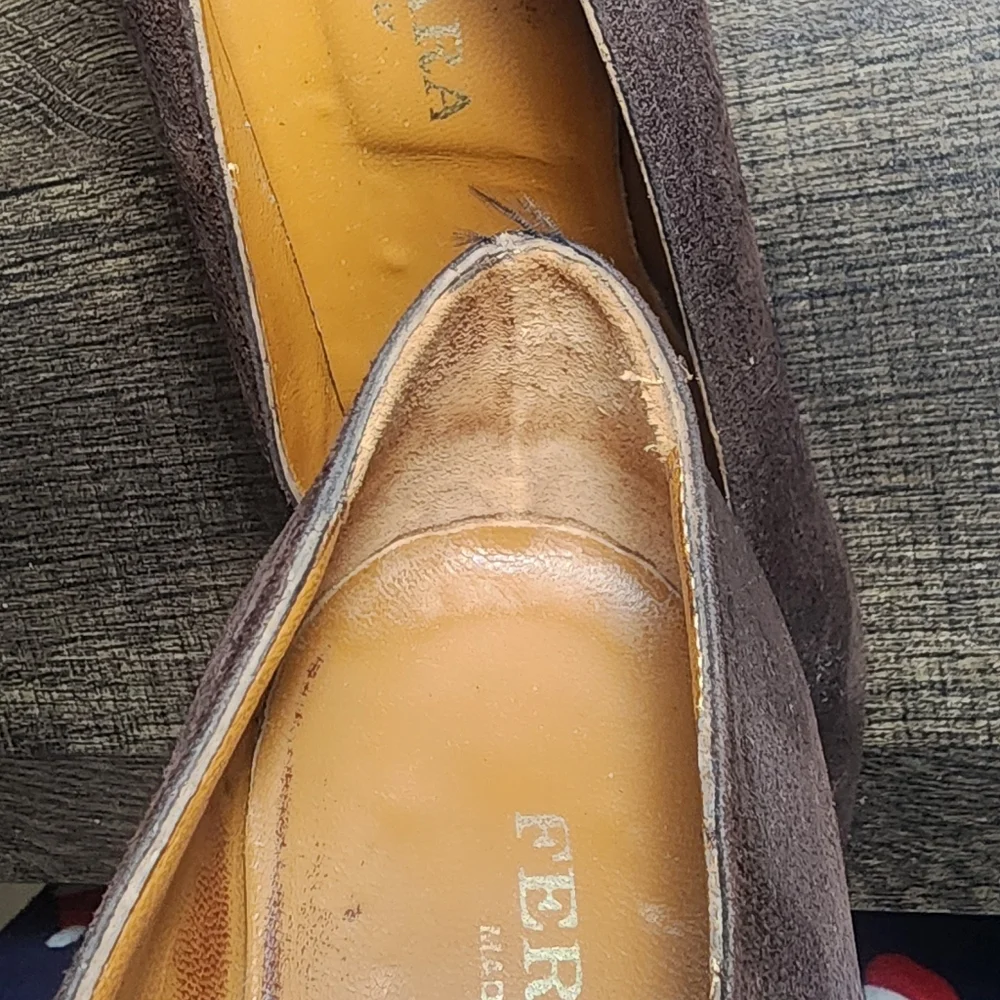 Ferrara‎ Women's Brown Suede Pumps with Gold Accent, Size 8.5, Made In Italy.